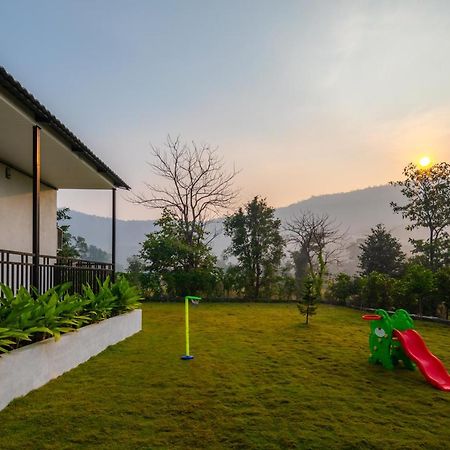 Saffronstays Turquoise Maison, Karjat Eksteriør bilde