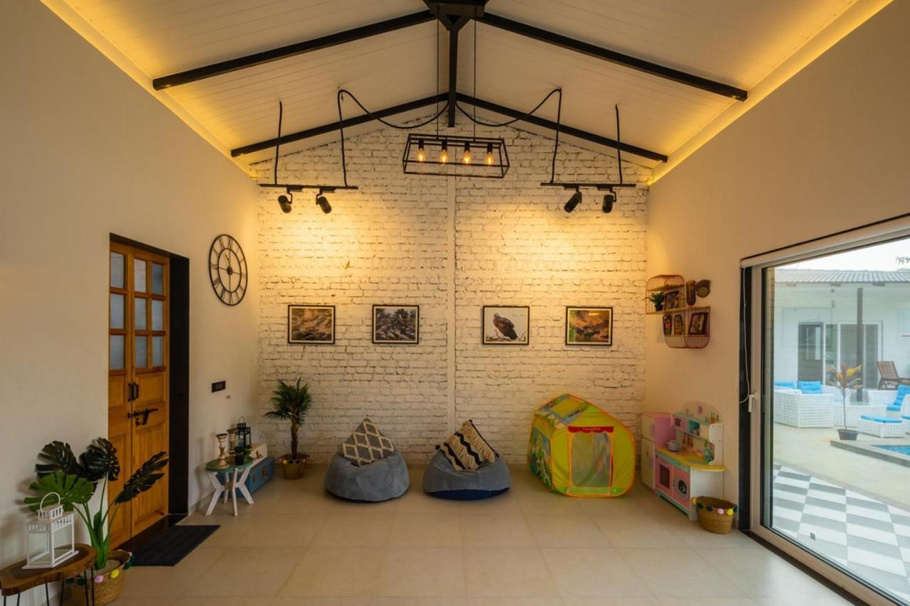 Saffronstays Turquoise Maison, Karjat Eksteriør bilde