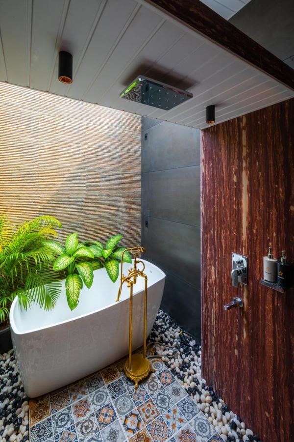 Saffronstays Turquoise Maison, Karjat Eksteriør bilde