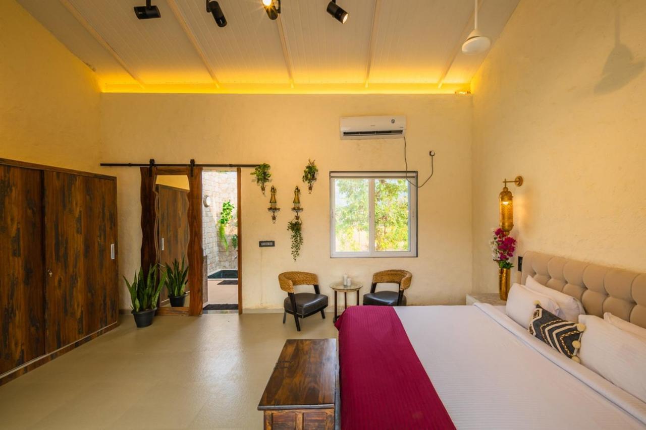 Saffronstays Turquoise Maison, Karjat Eksteriør bilde